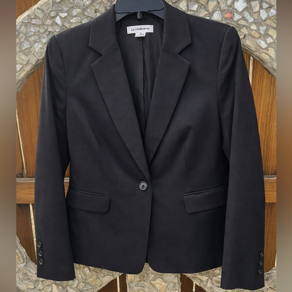 Liz Claiborne Women's Black Blazer. Size Medium